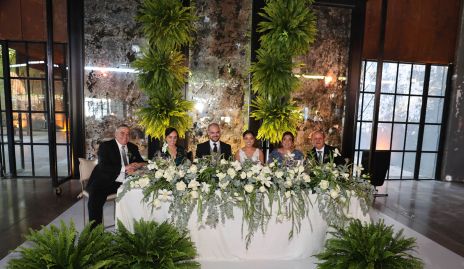  Los novios con sus papás, Alberto Lozano, Susana Rangel, Pedro Pablo Lozano, Tania Loredo, Hilda Carbajal y Juan Antonio Loredo.