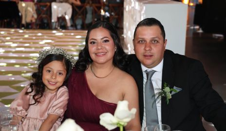  Julieta Loredo, Sarahí Díaz de León y Juan Antonio Loredo.