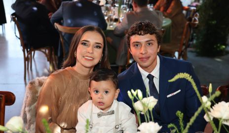  Diana Carbajal, José María y Jorge Uriel Carbajal.