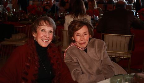  Eva Morales de Ávalos y Dolores Kil de Oliva.