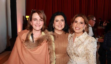  Lourdes Gómez, Cristianne Esper y Nelly Esper.