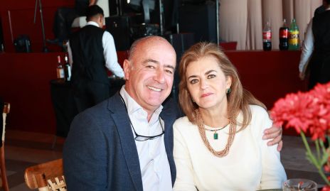  Rafael Olmos y Adriana Carrera.