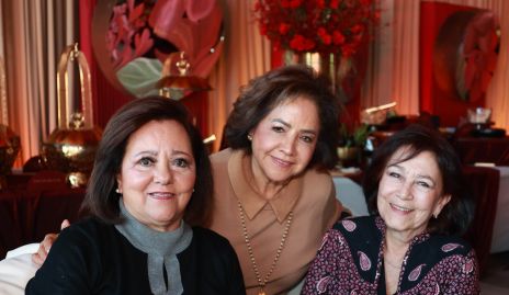  Celia González, Carmen y Concha Lupe.