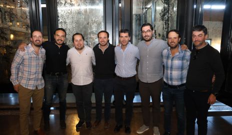  Daniel Martín, Oscar Cuevas, Abraham Waldo, Fernando de Luna, Diego Vivanco, Pablo González, Goyo y Fernando Vivanco.