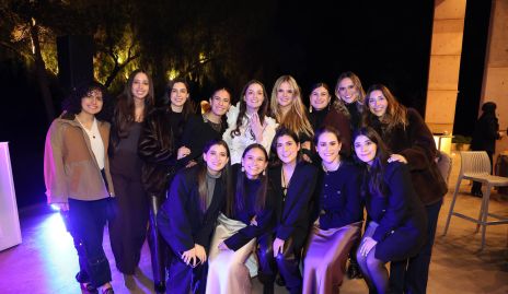  Marisol González Villanueva con sus amigas de toda la vida.