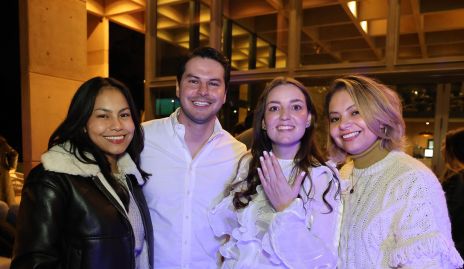  Mariana Beltrán, Mateo Beltrán, Marisol González y Adriana Beltrán.
