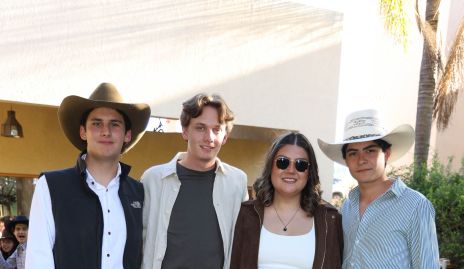  Eugenio Aranda, Alejandro Michel, Vale García y Rodrigo Pérez.