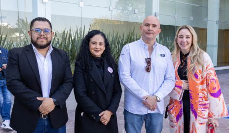  Lic. Carlos Méndez, Dra. Hilda Ortiz, Lic. Francisco Martínez Becker y Dra. Paulina Martínez.