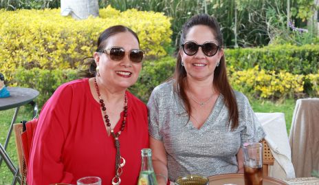  Pili Leos y Gabriela Payán.