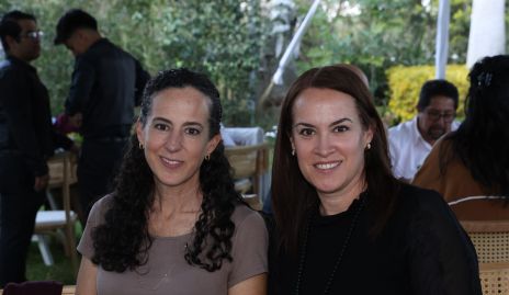  Marcela y Sonia Reynoso.