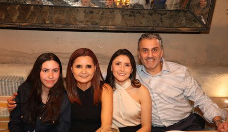  Inés Tacea, Elsa Félix, María Paula Tacea y Samuel Tacea.