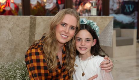  Ingrid Velasco y Marina Zermeño.