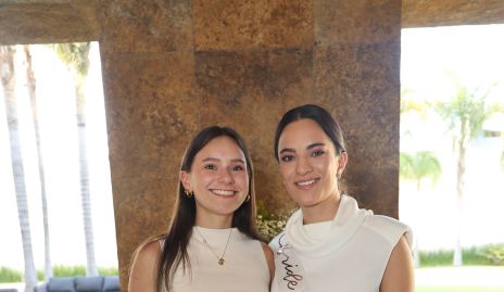  Sofía y Ana Martha Martínez Lasso de la Vega.