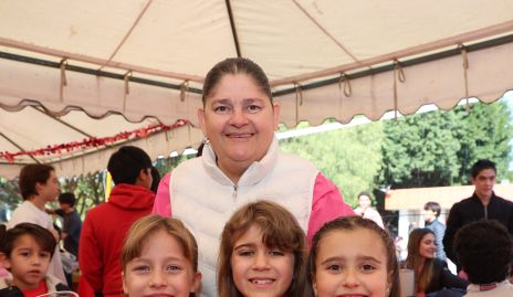  Isabel Argüelles, Pía Gómez, Ángeles Labastida con miss Paty Duquee.