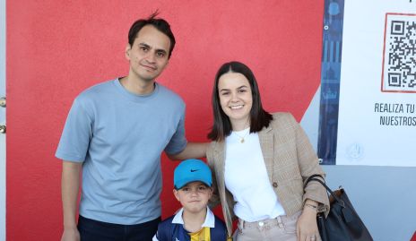  Ricardo Andrés y Regina Carrillo con su sobrino Alejandro.