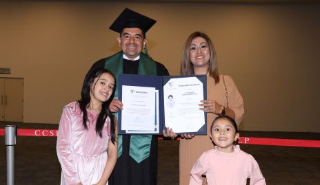  Luis Castillo, Fátima Reyna, Isabela y Mariana.