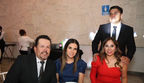 Salvador Martínez, Yadira Méndez, Lizeth González y José Ramón Hernández.
