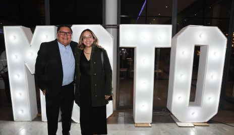  Luis Ramos y Tere Lomelí.