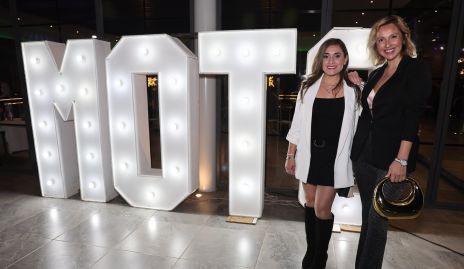  Dinorah Esparza y Verónica Hernández.