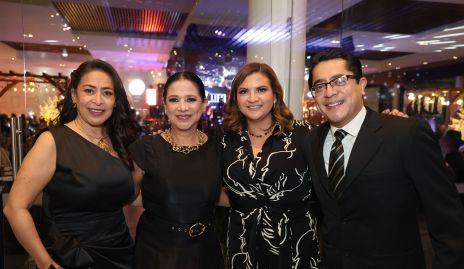  Laura Moncada, Tere Moncada, Perla Garay y Francisco Moncada.