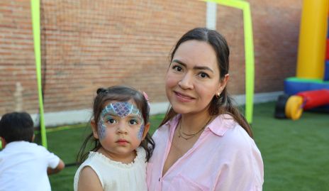  Isa Peña y Claudia Navarrete.
