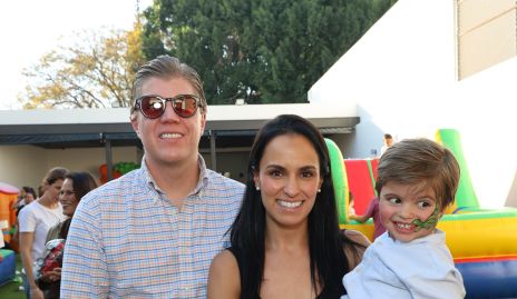  Manuel Zárate, Natalia Leal y Juanma Zárate.