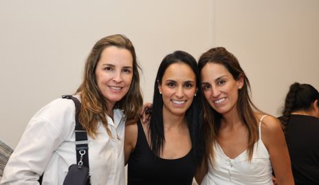  Eunice Camacho, Natalia y Gloria Leal.