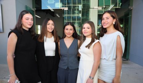  Zuria Zárate, Luisa Samara, Natalia Flores, Lucia Ávila y Xitlali Silva.