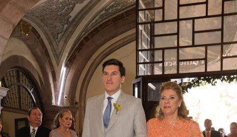  Alfredo Hernández con su mamá Benilde Díaz Infante.