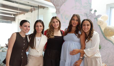  Elisa Barragán, Andrea Muriel, Lourdes Robles, Andrea Rossel y Cristina Martínez.
