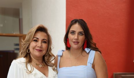  3 generaciones Claudia García, Andrea Rossel y Lupita García.