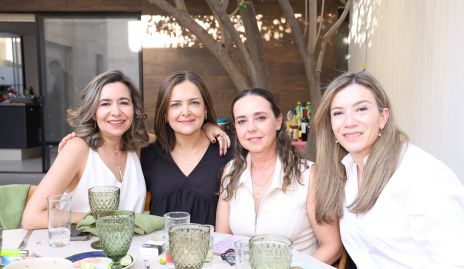  Sofía Valle, Adriana Zapata, Marcela Alcalde y Alejandra Bermea.