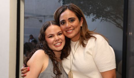  Ana Isabel Martínez y Lucy Jáuregui.