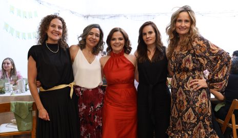  Guille Guerra, Sofía Valle, Montserrat Lozano, Lucía Oropeza y Cynthia Valle.