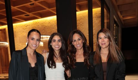  Natalia Leal, Chío de la Vega, Gloria Leal y Mari Fer Leal.