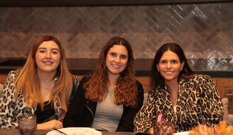  Ana Gaby Motilla, María Dolores Gómez y Ana Paula de la Fuente.