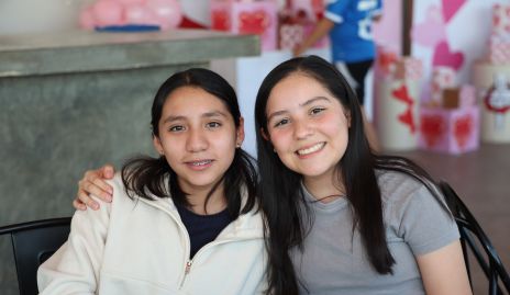  Alexa Esparza y Natalia Gutiérrez.