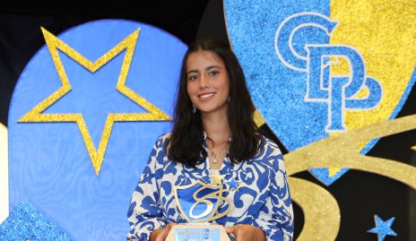  Fernanda Valle Sáenz, Azul y Oro en Tenis Infantil y Juvenil.