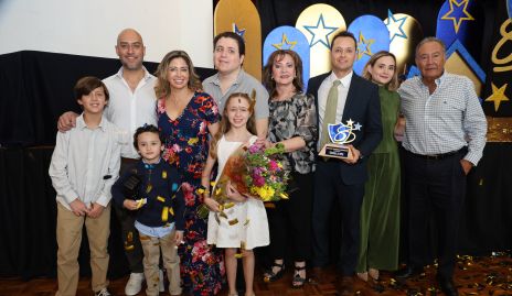  Familia Paredes González.