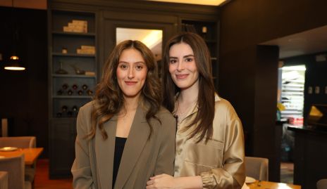  Isabela y Laura Ortuño.