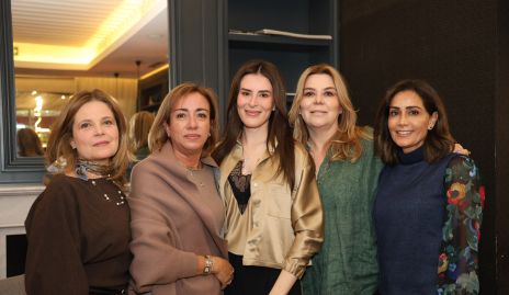  Eva Anaya, Karina Alcalde, Laura Ortuño, Gabriela Lozano y Came Stevens.