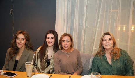  Isabela Ortuño, Laura Ortuño, Karina Alcalde y Gaby Lozano.