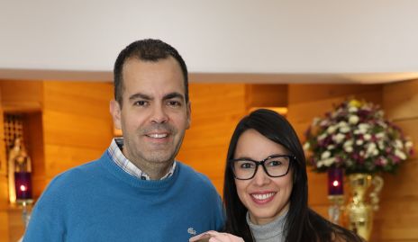  Joel Paz, Alejandra Alonso con su ahijada Elena Reverte.