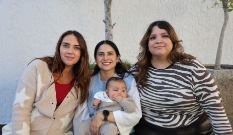  Andrea Rossel, Caro Hernández y Fer Quiroz con José María.