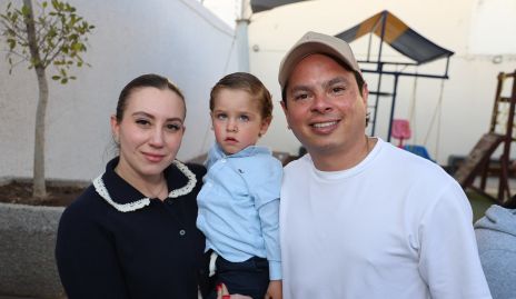  Paty de Antuñano, Luca Aguirre y Esteban Meade.