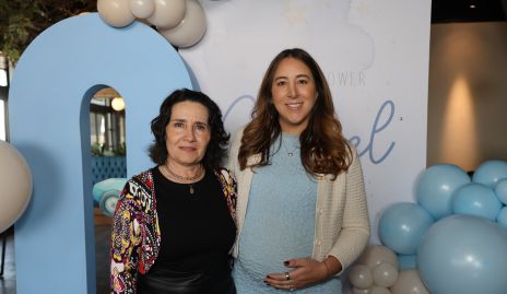  Lourdes López y Diana Olvera.