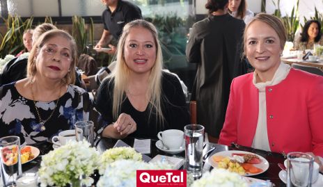  Isabel Torres, Jessica Torres y Claudia Carpizo.