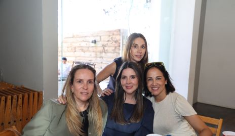  Alejandra, Andrea, Lety y Montse.