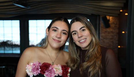  Mariana y Adriana Zapata.