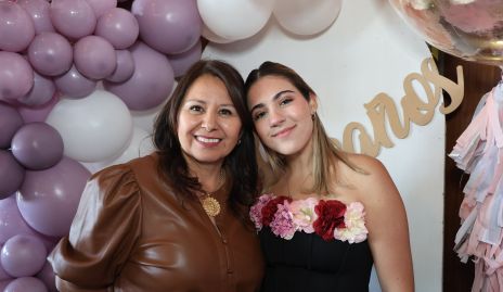  Sandi Arcos y Mariana Zapata.